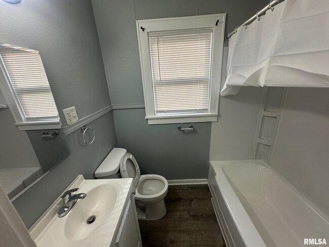 Building Photo - 1013 Mechanic St