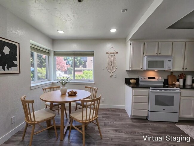Building Photo - Redwood city townhouse