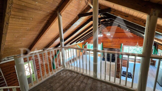 Building Photo - Spacious Log Home with Acreage!