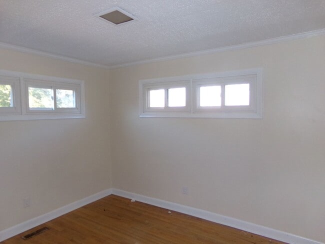 Building Photo - Home in Morehead City