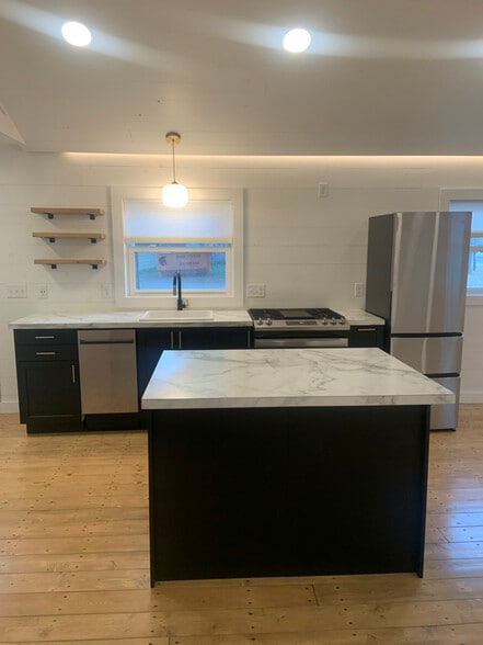 Building Photo - 1300 NW 3rd Ave