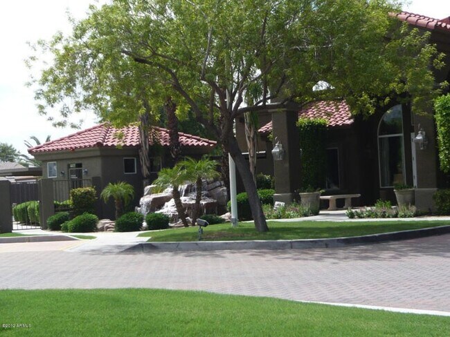 Building Photo - Premium Luxury 2 Bed 2 Bath condo with nicel view!!