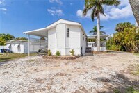 Building Photo - 7270 Pinehurst Rd