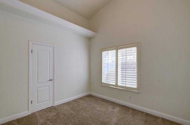 Building Photo - 1824 E Turnberry Ave