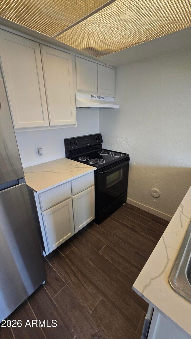 Building Photo - 1447 N 53rd Dr