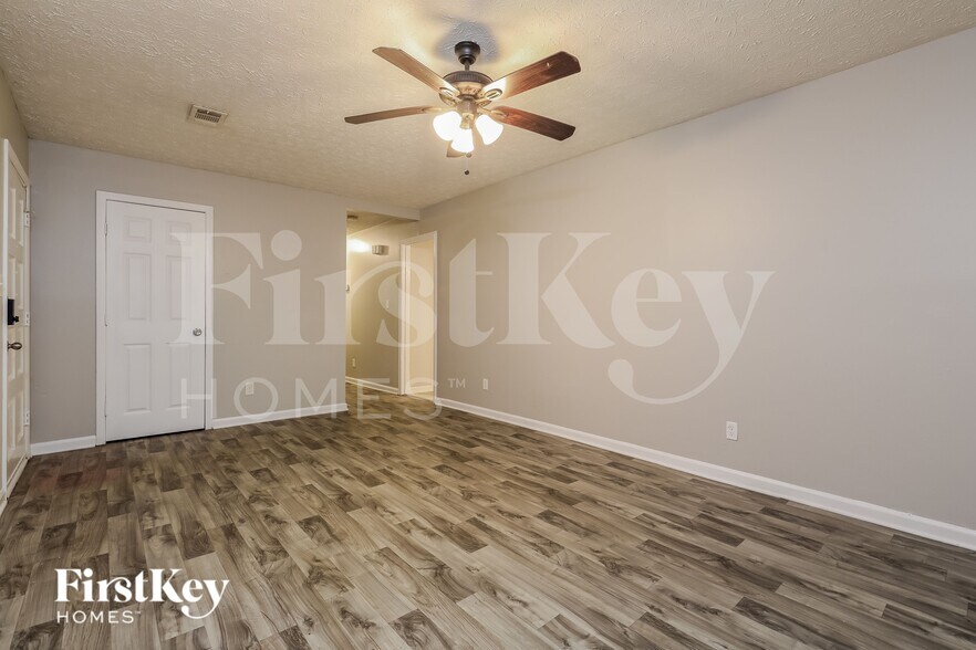 Building Photo - 6700 Hidden Brook Trail