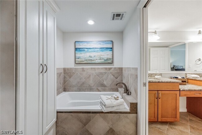 Building Photo - 5633 Turtle Bay Dr