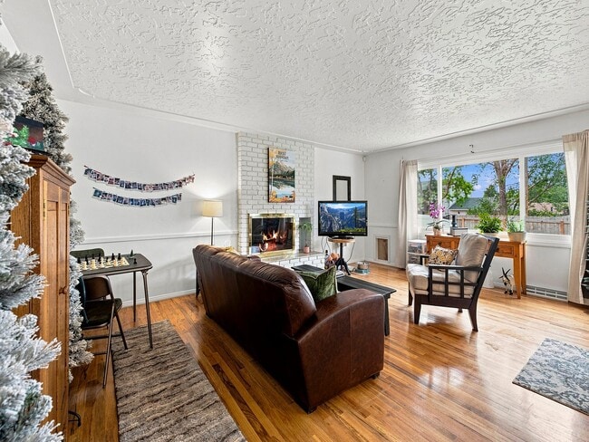 Building Photo - Room for Everyone | 6 Bed Home with Large Private Backyard in North Cheyenne
