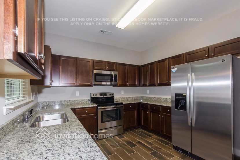 Building Photo - 122 Four Seasons Way