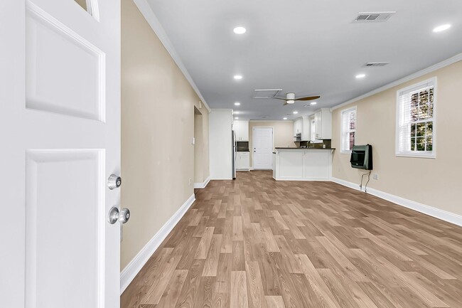 Building Photo - Tranquil Country Living on 2+ Acres — Spac...