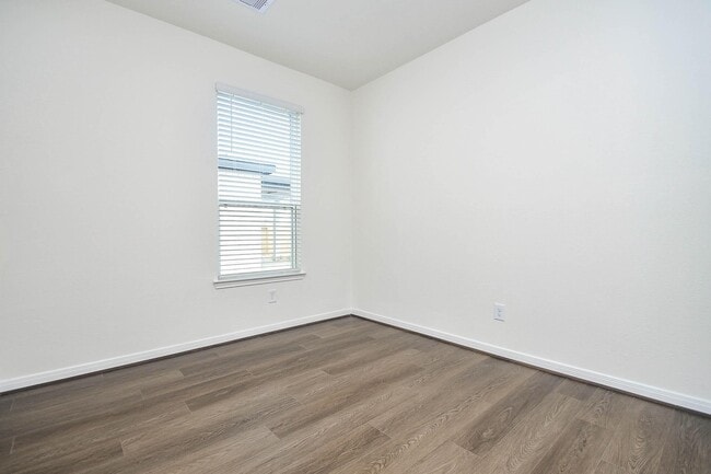 Building Photo - 25230 Benroe St
