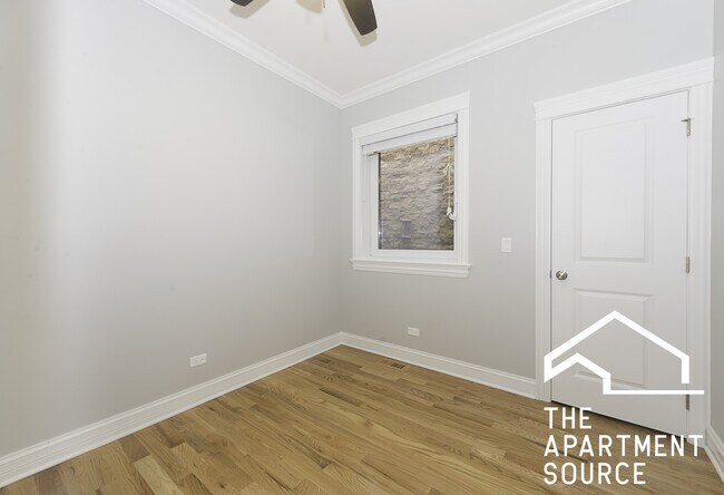 Building Photo - 2346 W Grand Ave