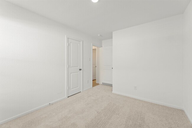 Building Photo - 16854 Great Highlands Dr