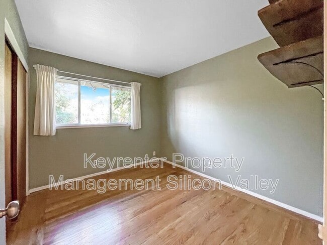 Building Photo - 1937 Stanley Ave