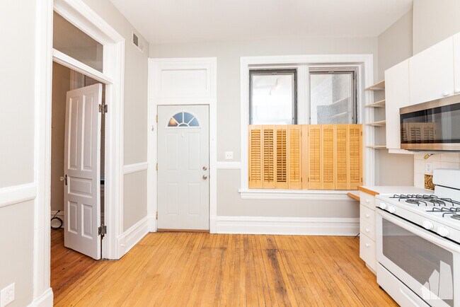 Building Photo - 1420 W Irving Park Rd