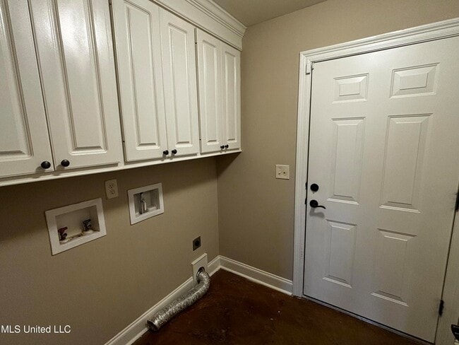 Building Photo - 221 Greenfield Ridge Dr