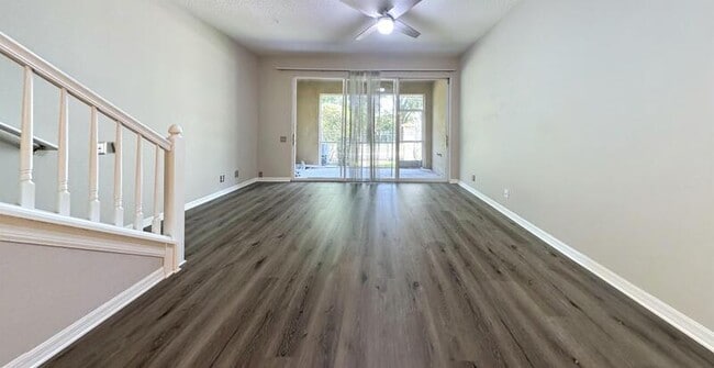 Building Photo - 9828 Fan Palm Way