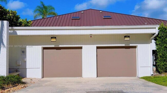 Building Photo - 8925 SW 102nd Terrace