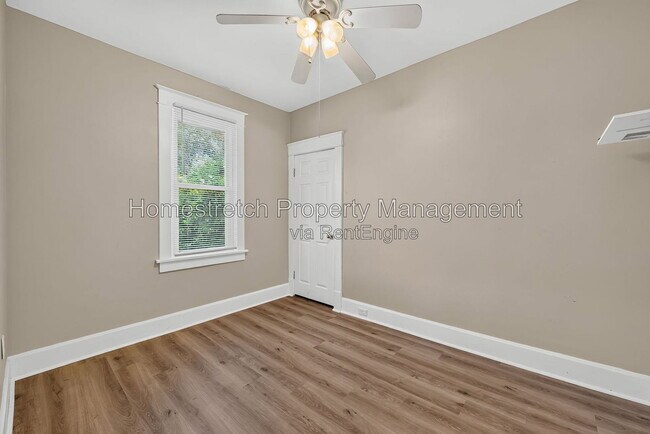 Building Photo - 2116 Mills Ave