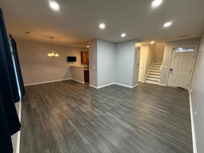 Building Photo - 433 Acushnet St