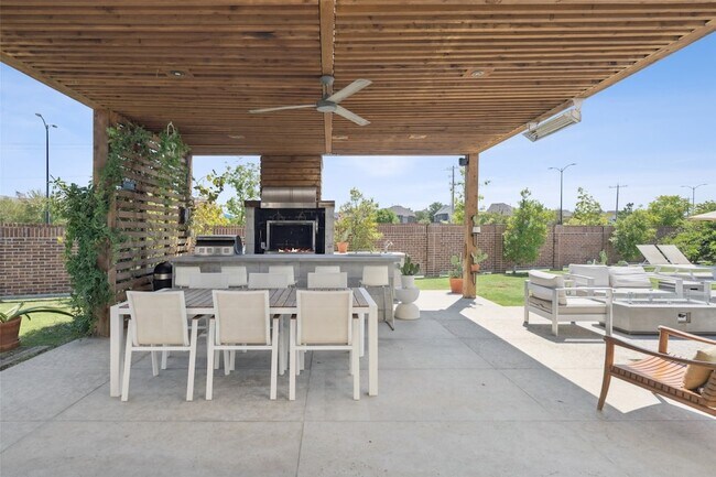 Building Photo - 5008 Statesman Ln