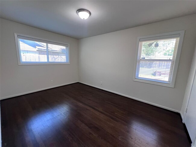 Building Photo - 9602 Fairdale Ln