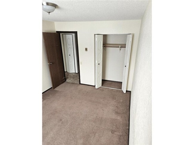 Building Photo - 10 12th Ave NE