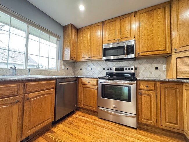 Building Photo - Beautiful home in English Ranch subdivision