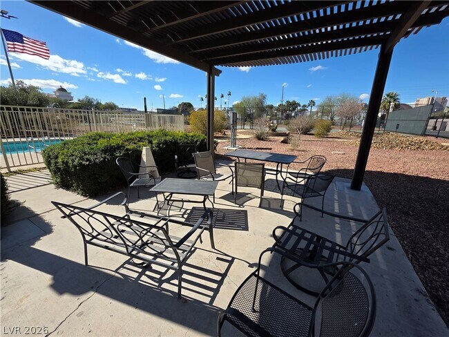 Building Photo - 3930 University Center Dr