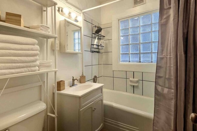 Building Photo - 2586 N Cramer St