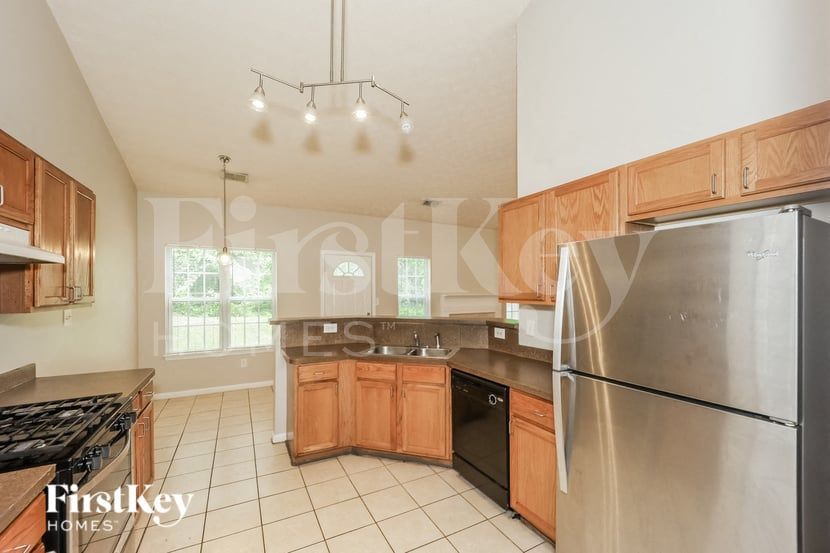 Building Photo - 5713 Old Carriage Dr