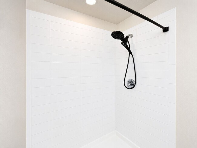Building Photo - Welcome home to refined family living in this 3Bedrooms / 2.5Baths residence in Tohoqua!