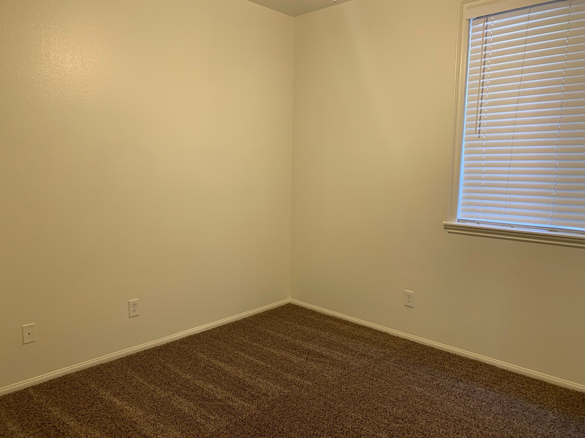 Building Photo - 4320 Desert Park Ave