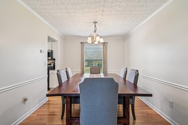 Building Photo - 2230 Seton Dr