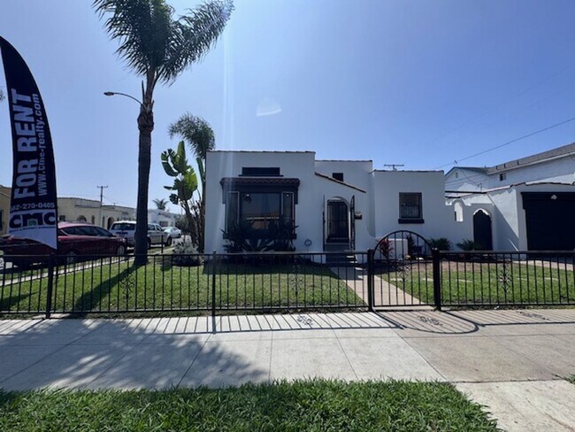 Building Photo - Charming Spanish-Style Home for Lease