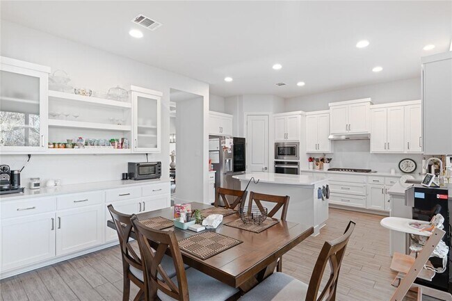 Building Photo - 3341 Catalina Cv