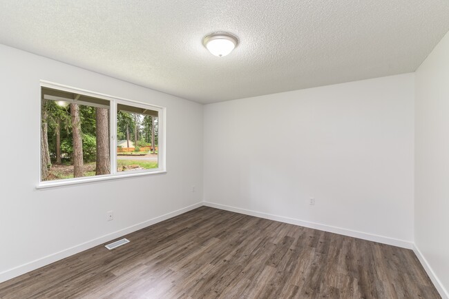 Building Photo - 18404 78th Ave E