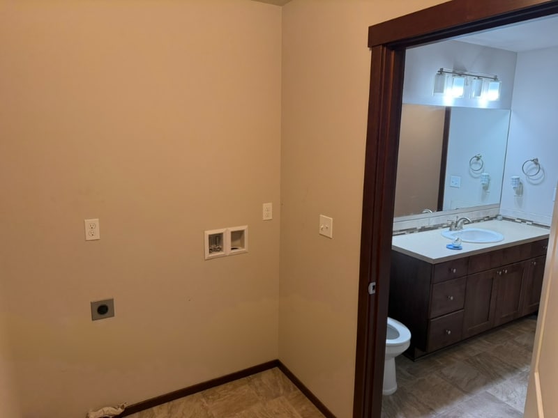 Building Photo - 3501 Springbrook Ln