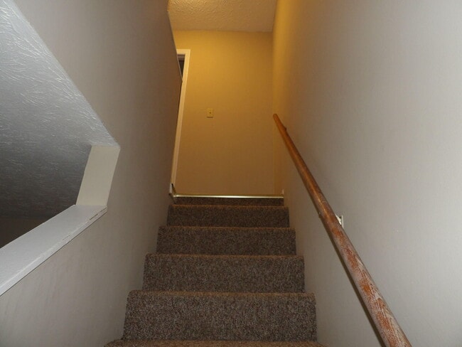 Building Photo - 207 Landings Dr