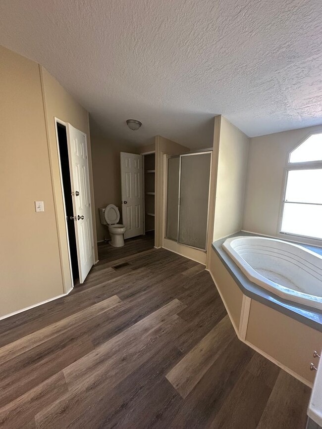 Building Photo - 3 Bed 2 Bath Waterfront Property - Under Renovations