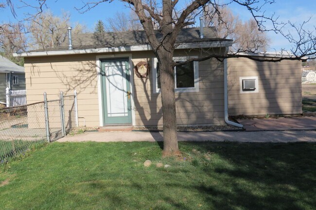 Primary Photo - 2105 3rd Ave