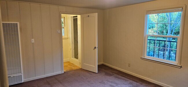 Building Photo - 20 Ventura St