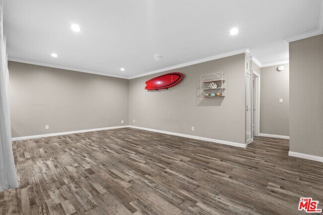 Building Photo - 1939 Selby Ave