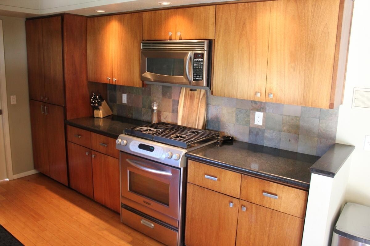 Gas Cook Top - 8353 E Via de Sereno