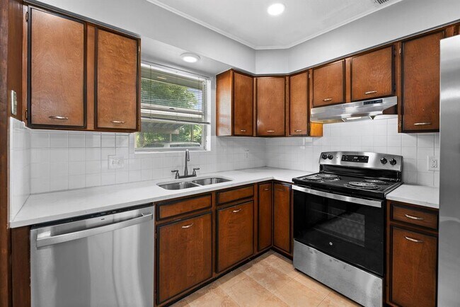 Building Photo - 2712 St Edwards Cir