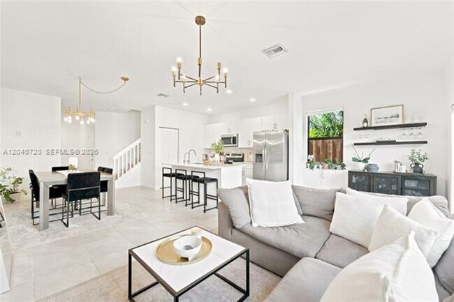 Building Photo - 25540 SW 108th Ave