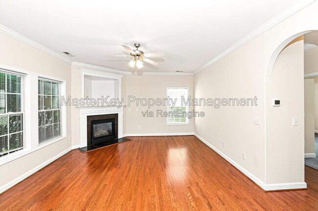 Building Photo - 725 Keystone Park Dr