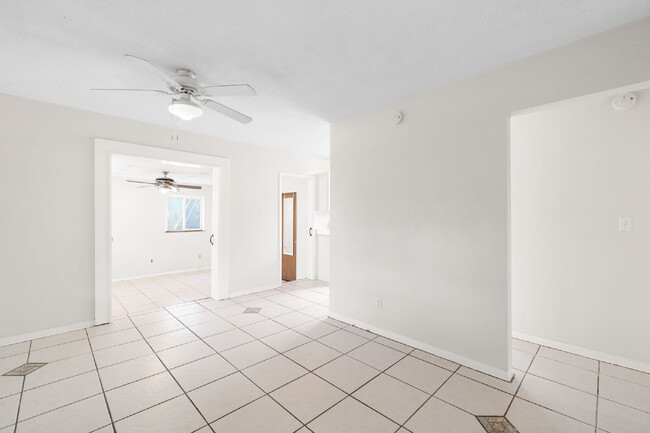 Building Photo - 5107 26th Ave S