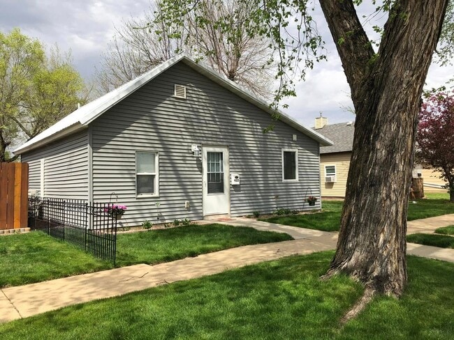 Building Photo - Cute House for Rent in quiet neighborhood