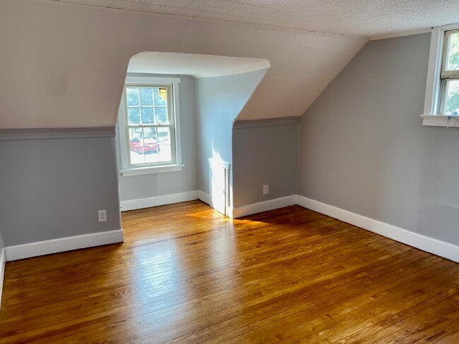 Building Photo - 11 N Colonial Dr